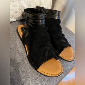 B.o.c gladiator style zip on sandal in black